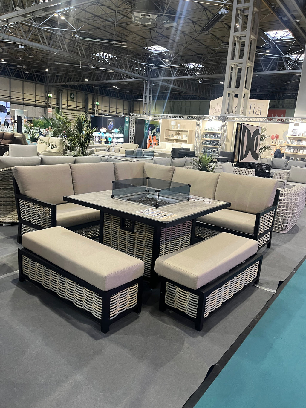 Madason Aluminium 10 Seater Fire Pit Dining Set | Garden Furniture