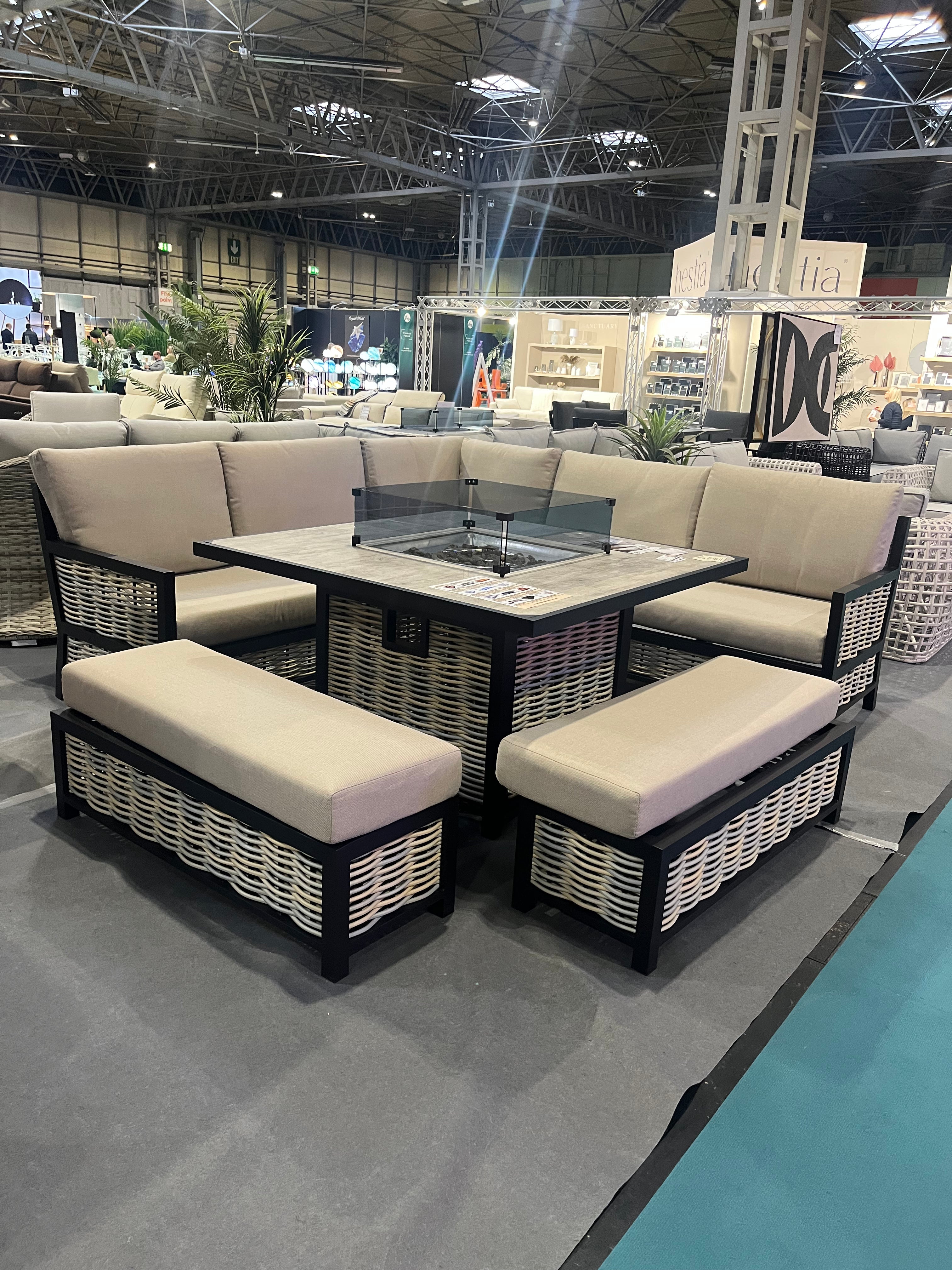 Madason Aluminium 10 Seater Fire Pit Dining Set | Garden Furniture